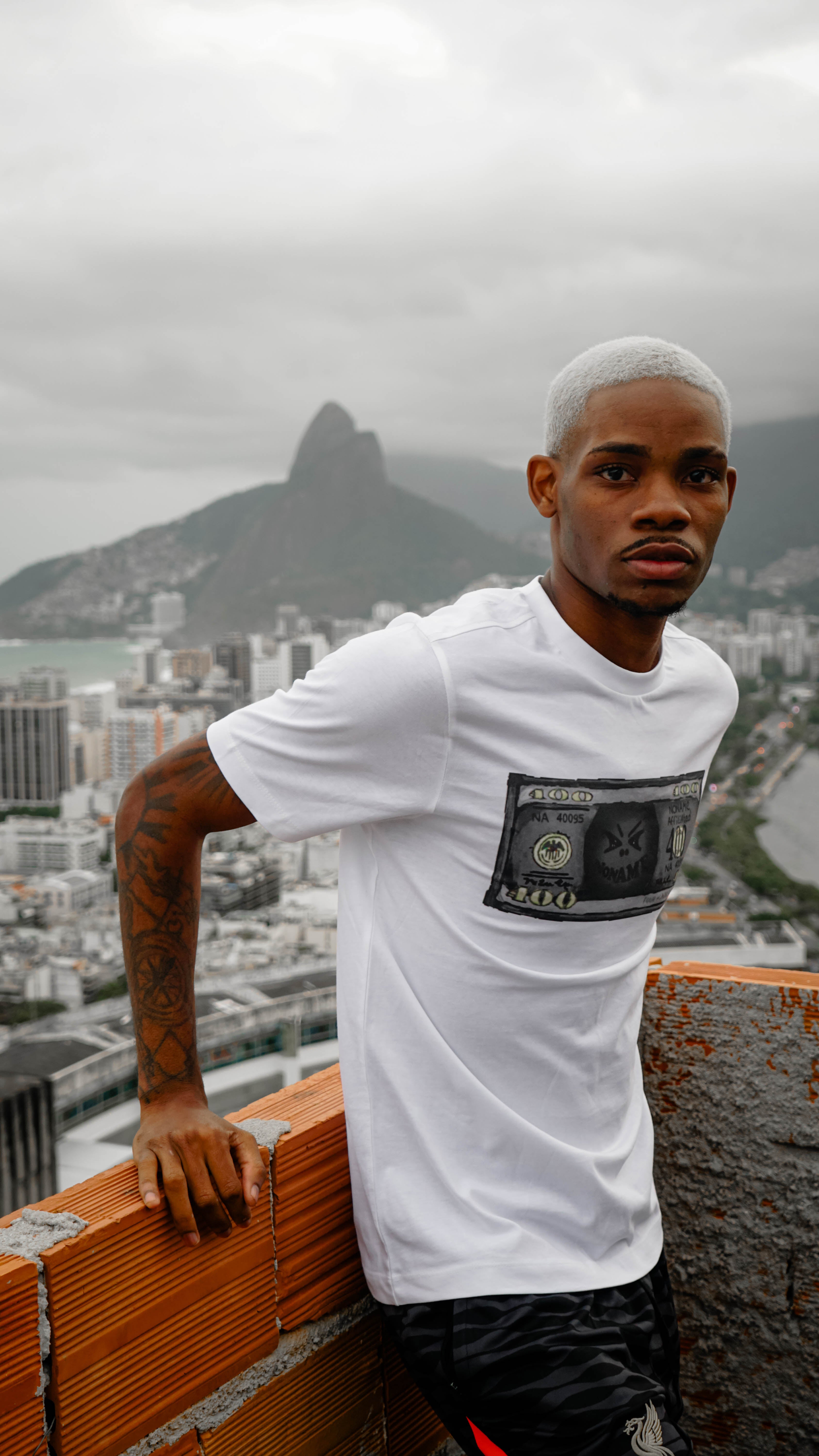 DOLLAR TEE